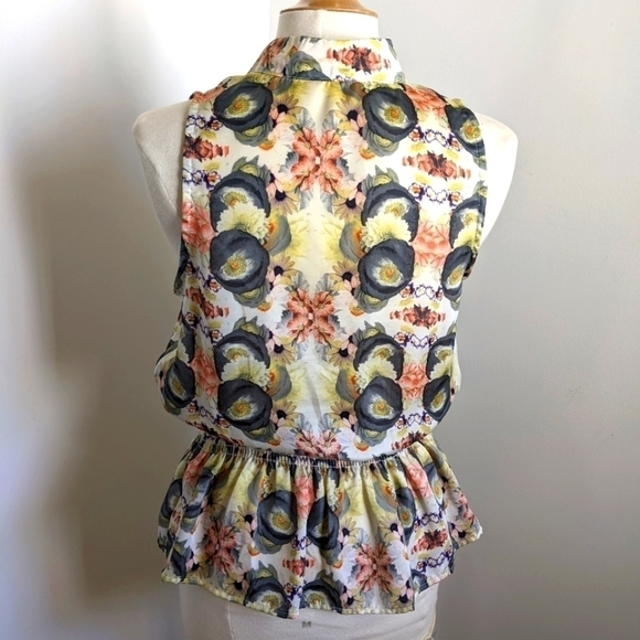 VINTAGE Pop Art Photo Realistic Floral Print Sleeveless Peplum Top - Picture 4 of 9